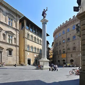 Tornabuoni Apartment- Hosted By Sweetstay Apartamento